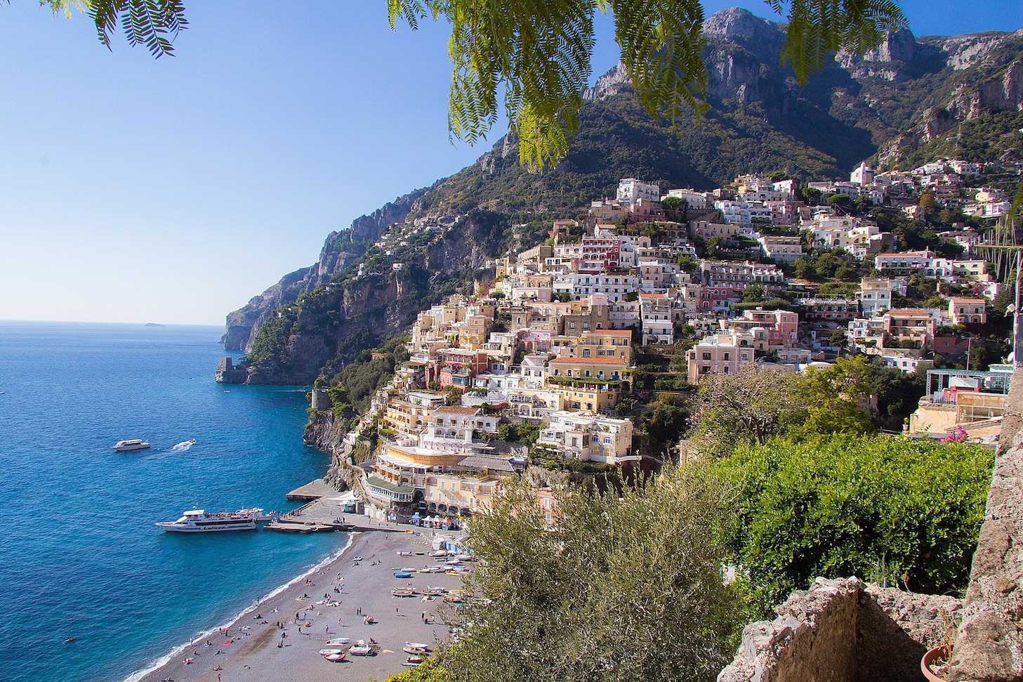 5 Reasons to Spend Holidays on the Amalfi Coast